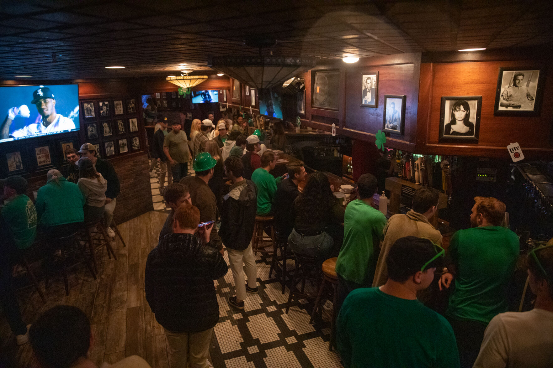 Logie's Bar